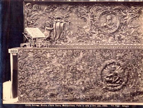 Poppi, Pietro, Bologna, Cattedrale di San Pietro, Paliotto in seta e oro del XVIII secolo, albumina/ carta, CC BY-NC-ND