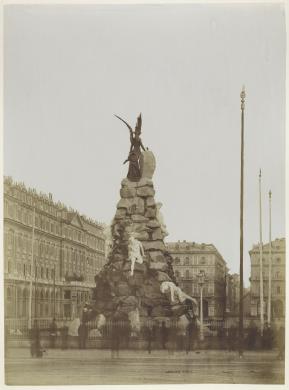 Anonimo, Particolare del monumento al Frejus in piazza Statuto., carta/gelatina, CC BY-SA