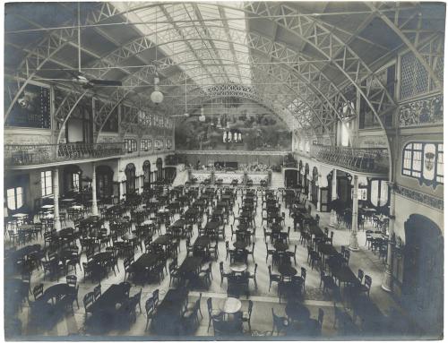 Anonimo, Interno della birreria Durio in via al Fortino, prospettiva del salone, carta/gelatina, CC BY-SA