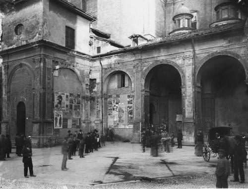 Premiata Fotografia Luigi Lanzoni & Figlio (Giovanni), Bologna, Fianco della chiesa di San Bartolomeo a Porta Ravegnana, gelatina ai sali d'Ag/ vetro, CC BY-NC-ND