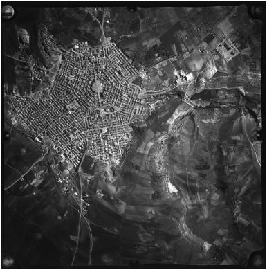 Aerofoto Consult, Grammichele (CT). La città e il territorio circostante, Gelatina ai sali d'argento/carta, CC BY-SA