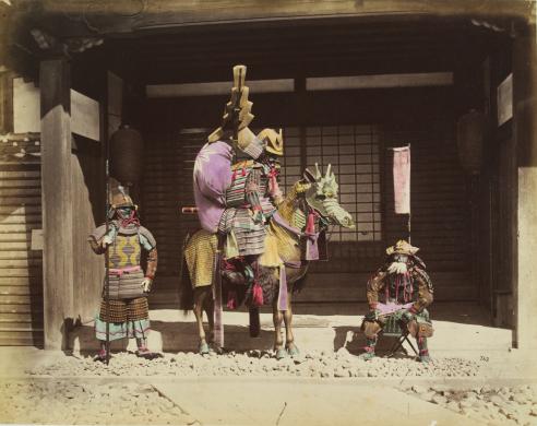 Stillfried & Andersen, Giappone, Yokohama – "Generale ed aiutante di campo in tempi antichi" (iscrizione) dall'album 209 Grazioli, albumina/ carta, CC BY-SA