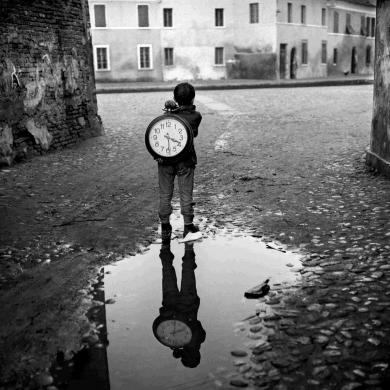 Branzi, Piergiorgio, Ragazzo con orologio, CC BY-NC-ND