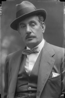 Giacomo Puccini, negativo su vetro alla gelatina sali d'argento, CC BY-SA