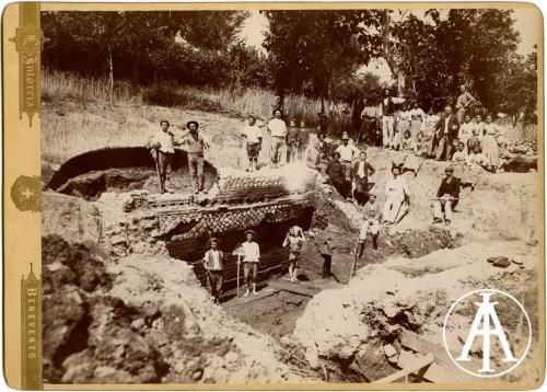 Studio Artistico Fotografico Luigi Intorcia (Benevento), Torre delle Nocelle (AV), operai al lavoro nell’area di scavo dell’acquedotto romano, Albumina, CC BY-SA