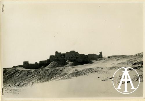 Monneret de VIllard, Ugo, Assuan (Egitto), monastero di San Simeone, veduta dell'esterno ripresa da nord, gelatina ai sali d'argento, CC BY-SA