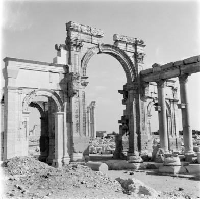 Giuliano, Antonio, Siria, Palmira - Arco di Settimio Severo, gelatina ai sali d'argento/ pellicola (negativo), CC BY-SA