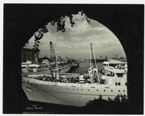 Umberto Mazzoldi, scorcio sul porto di Civitavecchia, gelatina ai sali d'argento/carta, CC BY-NC-ND