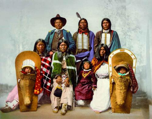 [Jackson, William Henry], ripresa / Detroit Photographic Co., stampa, 50624 Ute Chief Sevara and Family, fotocromia/ carta, da negativo b/n su vetro, CC BY-SA