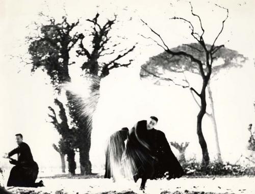 Giacomelli, Mario, Dalla serie "Non ho mani che accarezzino il mio volto", stampa ai sali d'argento, CC BY-SA