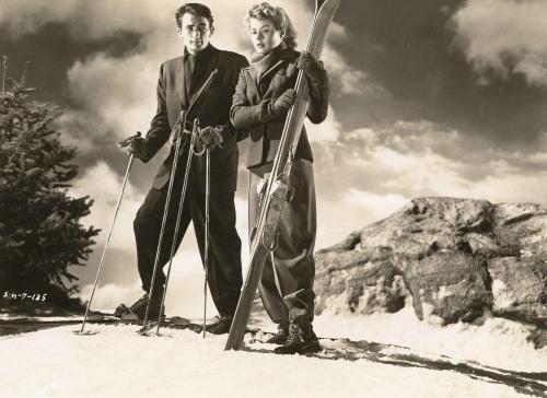 Autore non identificato, Ingrid Bergman e Gregory Peck in una foto dal film Spellbound [Io ti salverò] di Alfred Hitchcock, 1945, gelatina cloro-bromuro d’argento/ carta, positivo b/n, CC BY-SA