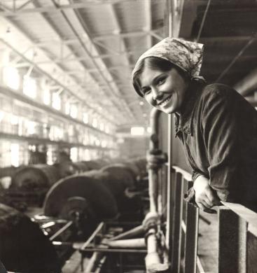 non identificato, dalla mostra "La donna nell'URSS", stampa ai sali d'argento, CC BY-NC-ND non identificato, dalla mostra "La donna nell'URSS", stampa ai sali d'argento, CC BY-NC-ND