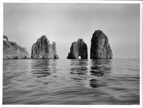 GFN, Capri - Veduta dei faraglioni, gelatina sali d'argento/ vetro (negativo), CC BY-SA