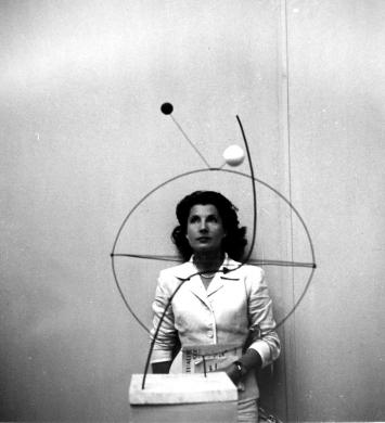 Palma Bucarellli all'inaugurazione della mostra di Calder all'Obelisco, CC BY-NC-SA