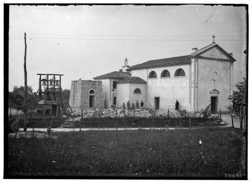 Dal Secco Zaccaria, Nervesa della Battaglia (Treviso) - Inizio della costruzione del campanile della chiesa di S.Croce, CC BY-SA