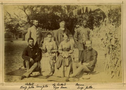 Gruppo di missionari nello Zambesi: Adolfo Jalla con la moglie Emma e Luigi Jalla, Albumina/ carta, CC BY-SA