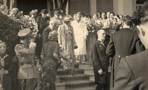 Visita della regina Elena al sanatorio femminile di Ornago, Gelatina a sviluppo in bainco e nero, CC BY-SA