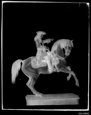 Studio Eredi Berra, Monumento equestre del Principe Eugenio di Savoia in assisa di Generale Austriaco, gelatina bromuro d`argento/ vetro, CC BY-SA