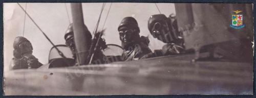 In volo su un aereo Caproni, Gelatina ai sali d'argento, CC BY-SA