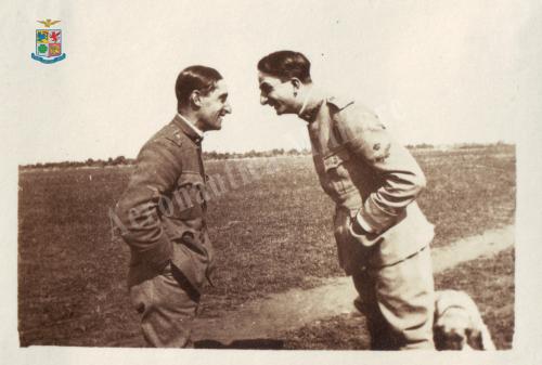 Giovanni Sabelli e Adriano Bacula in posa scanzonata, Gelatina ai sali d'argento, CC BY-SA