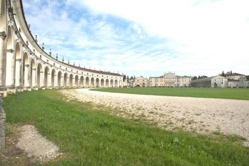 Gianni Benedetti, Panoramica dall'esedra, Villa Manin, Passariano (UD), fotografia digitale, CC BY-SA