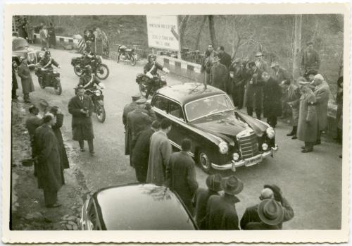 Domenico Nardini, Inaugurazione del ponte sul Vomano ad Aprati di Crognaleto (TE), post 1953, gelatina bromuro d'argento/carta, CC BY-SA