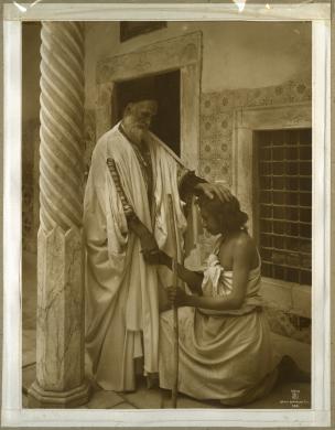 Lehnert & Landrock, Anziano arabo benedicente, ante 1914, gelatina bromuro d'argento/carta, CC BY-SA