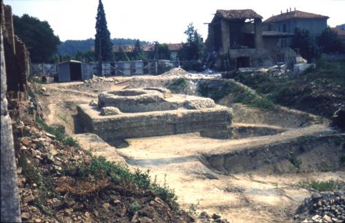 4606_D-Tortona (AL). Monumento funerario di età romana lungo la via Emilia in corso di scavo, 1983, sviluppo cromogeno/pellicola, CC BY-SA