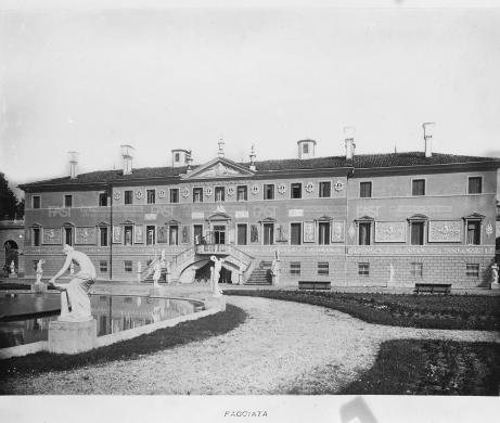 Fini, Umberto, Treviso, la facciata di Villa Margherita, 1904 ca. - Fondo G. Fini, gelatina al bromuro d'argento/ pellicola, CC BY-SA