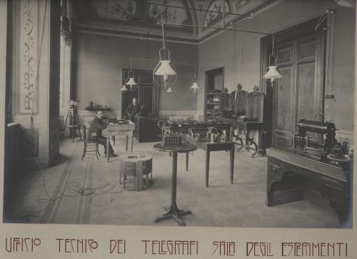 Moscioni, R., Ufficio Tecnico dei Telegrafi - Sala degli esperimenti, Fine Ottocento secolo, CC BY-SA