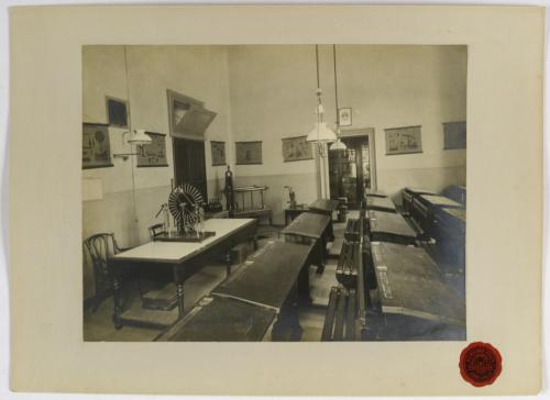 Pasta, Bernardo, Educatorio Duchessa Isabella. Scuola di Fisica, 1911, stampa su carta alla gelatina ai sali d'argento, CC BY-NC-ND