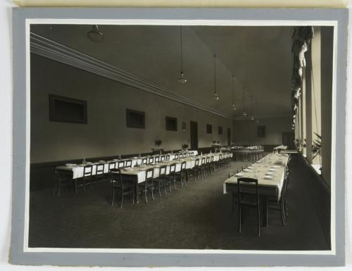 Gibelli Arte Riproduttiva, Educatorio Duchessa Isabella. Il refettorio, 1935 circa, stampa su carta alla gelatina ai sali d'argento, CC BY-NC-ND