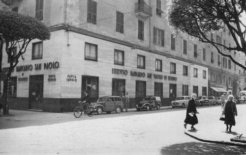Filiale di Savona. Facciata esterna, 11/1958, CC BY-NC-ND