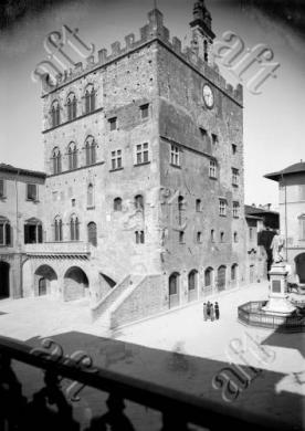 Meucci, Martino (1868/ 1931 ), Prato : Palazzo Pretorio dopo il restauro, 1926, gelatina ai sali d'argento/ vetro, CC BY-NC-ND