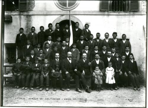 Filippo Rocci (Fara Sabina, 1881 – Rieti, 1965), Scuola serale di Coltodino, anno sc. 1911-12, 1912, negativo, CC BY-SA