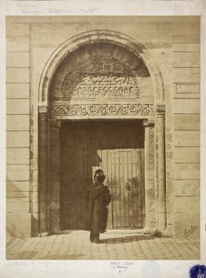 Bisson Frères, Portale di Sant'Orsino, Bourges, rue du Vieux Poirier, 1854, Stampa all'albumina, CC BY-NC-ND