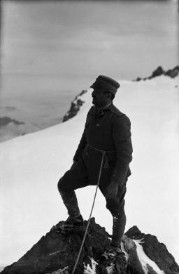 Bonacossa, Aldo, Io sulla Zumstein, 1916, gelatina bromuro d'argento/vetro, CC BY-NC-ND