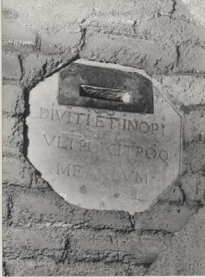 Buca di impostazione, post 1959, CC BY-SA