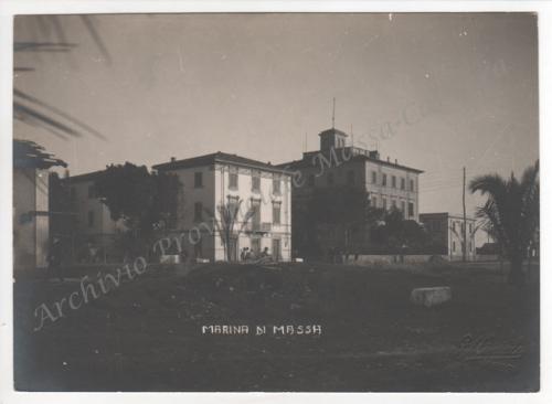 Studio Giulio Miniati, Marina di Massa: Dogana, Hotel Milano, Hotel Tirreno: anni '30 sec. XX, 1933 circa, gelatina ai sali d'argento/carta, CC BY-NC