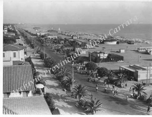 Anonimo, Marina di Massa: lungomare: anni '40 sec. XX, 1940 circa, gelatina ai sali d'argento/carta, CC BY-NC