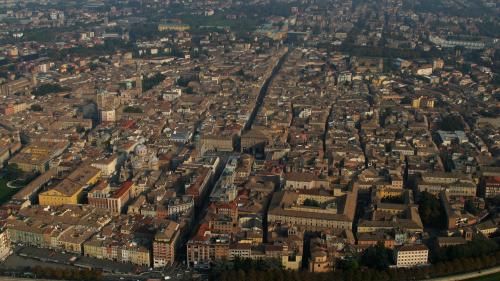 Righi, Paolo, Parma - panoramica aerea - via emilia - strada statale n.9, 2001, CC BY-SA