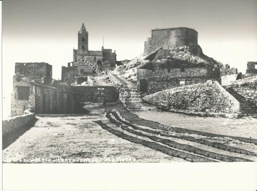 Zancolli, Rodolfo, Portovenere. La chiesa di San Pietro e il castello Doria, 1930 circa, gelatina ai sali d'argento su carta, CC BY-NC-ND