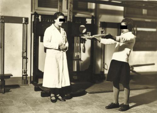 Vita scolastica, 1960 ca, Stampa alla gelatina ai sali d'argento, CC BY-SA