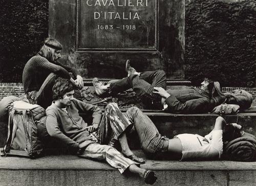 Balla, Beppe, Cavalieri?, 1970, Stampa alogenuri d'argento, CC BY-SA