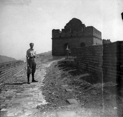 Sella, Venanzio, La Grande Muraglia in Cina, 1925 circa, Lastra di vetro alla gelatina al bromuro d'argento, CC BY-SA