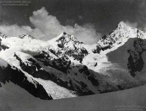 Burnaby, Elizabeth, Weisshorn e Schallhorn da Schallenberg, Gelatina ai sali d'argento su carta, CC BY-SA