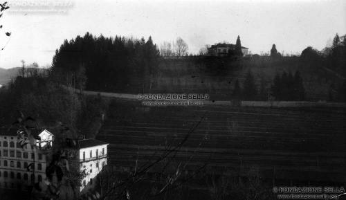 Sella, Gaudenzio, Collina verso San Gerolamo, dopo il Pria, a Biella, 1905, Stampa alla gelatina, CC BY-SA