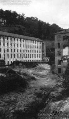 Sella, Gaudenzio, Torrente Cervo a Biella in piena, 1908, Stampa alla gelatina, CC BY-SA