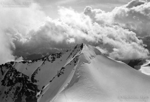 Corti, Alfredo, La vetta del Piz d’Argient, 3943 m, dalla vetta del Piz Zupò, Gelatina ai sali d'argento su carta, CC BY-SA