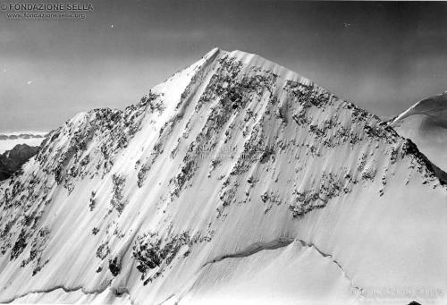 Corti, Alfredo, Pizzo Zupò, 3995 m, verso oriente dalla vetta del monte Bellavista, 09/1913, Gelatina ai sali d'argento su carta, CC BY-SA